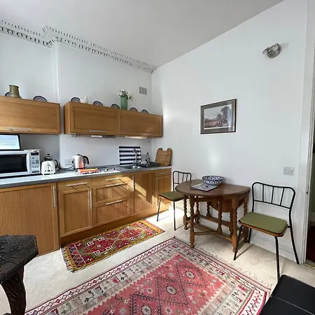 Cosy Central London Apartment 003